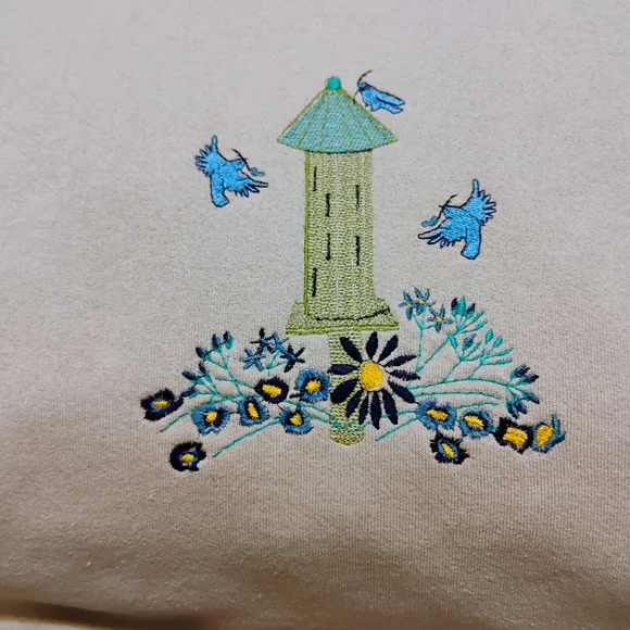 Woman's Vintage L Beige Sweatshirt with Embroidered Design - Picture 6 of 14